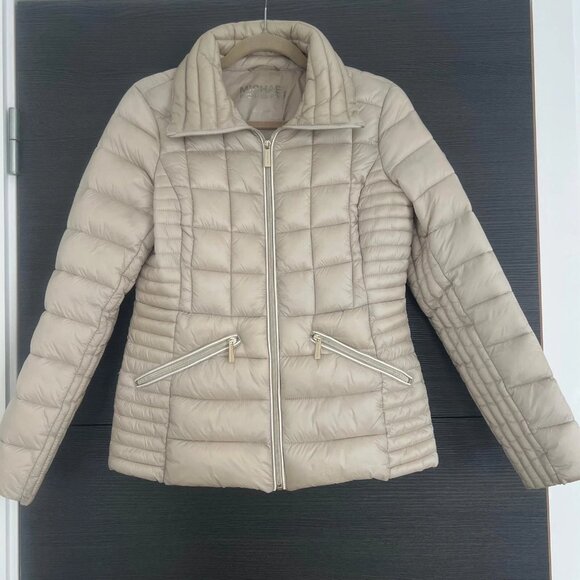 MICHAEL KORS puffer Jacket Woman In Beige With White Details, Gold Hardware.S - Picture 2 of 13